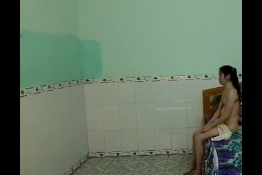 Check hàng em gái dáng ngon mà vú lép